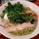 麺屋 六感堂 - しおグリーン麺ゆずみつば＋グリーン雲呑＋味付玉子＋パクチー