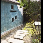 スイーツ カフェ キョウト ケイゾー - 石畳みの奥が工房です❤︎