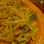 立飲・ビストロシン サンテ - 牡蠣とフェンネルのトマトパスタ