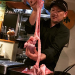 久遠の空 - モツ紹介中の隊長（掲載承諾済み）