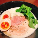 コジーナ邸 鶏白湯ラーメンと豪快な居酒屋料理＆鍋 - メイン写真: