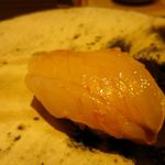 鮓 きずな - ⑬にぎり カワハギ (おまかせ料理 12,500円) 2018年01月