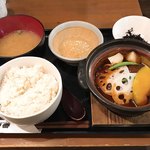 日本橋ばんばん - 定食には麦とろ、ひじきが。ヘルシー感あり。