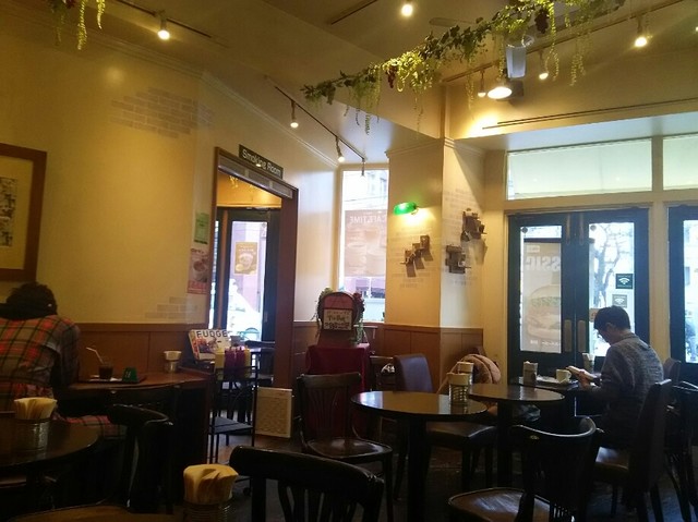 FRESHNESS BURGER Nakano Kitaguchi Ten photo 4