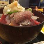 Nao - てんこ盛り海鮮丼