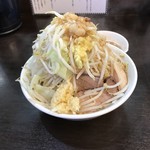 ラーメンどでん - ラーメン(少)。
            税込730円。
            旨し。