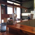 博多ラーメン 亀八 - 店内 (カウンター席)