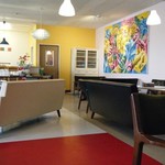 釜あげ生パスタ ぱすたろう - お洒落な家具でまとめられた店内