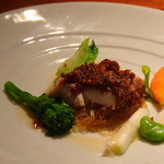 星期菜 白金 - ◆赤ムツのガーリック蒸し。 この日はいい「赤ムツ」が入ったと言われましたが、脂の乗りもよく美味しい。 それにも増して「ガーリックたれ」の味わいがよく、一緒に頂くと秀逸。