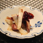 星期菜 白金 - ◆北京ダックの肉部分は好まないのでいつもは頂かないのですけれど、 「炒めますので食べられますか？」と言って下さり頂くことに。 クミンと胡椒でお味付されているのですが、思ったより美味しいですね。今後は頂こうかしら。