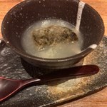 世界名酒 和香食ダイニング 將義 - お通しはいつも揚げ出し草餅のみぞれ餡。美味です