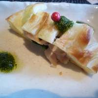 四季茶房八夢 - 鶏とチーズのパイ包み焼き