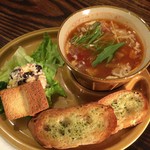 シャッツキステ - 小さな本型のパン。とても可愛らしい。