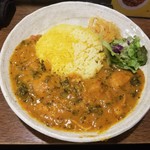 SPICY CURRY 魯珈 - お麩が味噌汁を連想させる。南インド風ダルカレーのライス大盛