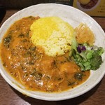 SPICY CURRY 魯珈 - お麩が味噌汁を連想させる。南インド風ダルカレーのライス大盛