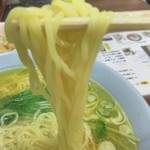 金丸本店 - 麺アップ。