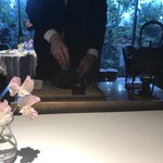 レフェルヴェソンス - その場で抹茶を点ててくれます。