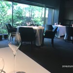 レフェルヴェソンス - エレガントさが漂う内観。