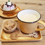 ネマルカフェ - 夜ご飯セット(1500円)のロイヤルミルクティー