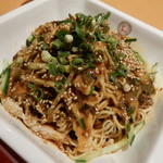 中国大明火鍋城 - 胡麻ベースのタレ。じんわり、地味に辛いです。