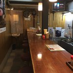 三平らーめん - カウンターのみの店内