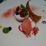 ビュー＆ダイニング コトシエール - イチゴのソルベ