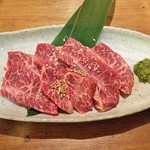 炭火焼肉 ぶち - 和牛みすじ1900円。