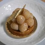 アヴランシュ・ゲネー - タルト・オー・フレーズ・ブランシュ