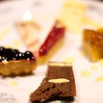 プールトワ - ランチコース 1900円 のデザート6種盛り合わせ