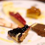 プールトワ - ランチコース 1900円 のデザート6種盛り合わせ