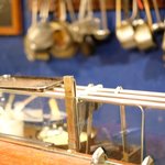 プールトワ - 店内のカウンター席の風景です