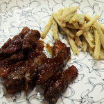 ラヴィリンス - ◆豚なんこつの五香粉味　レンコンのカレシ和え