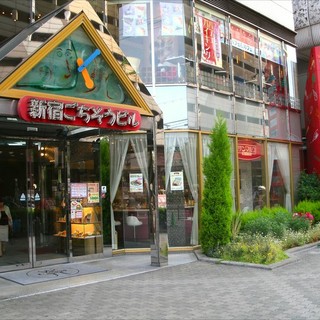 [Right in front of the east exit of JR Tennoji Station/directly connected to the station] 19 delicious restaurants!