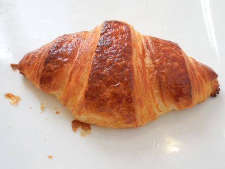 おかしのくに 本店 - さくらんぼ東根（パン）の写真