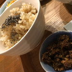 日本酒と和薬膳 ソラマメ食堂 - 玄米ごはん、鰹の自家製ふりかけ