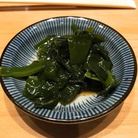 SUSHI TOKYO TEN、 新宿ニュウマン店 - 若布の酢の物