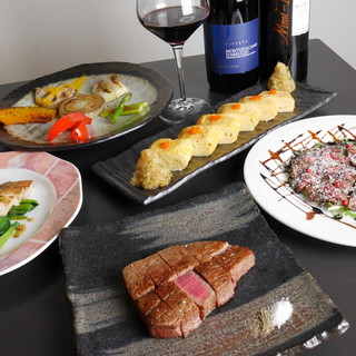 絶妙な火加減で焼き上げる、【鉄板料理】の数々