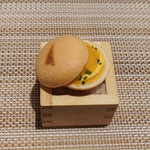 SUGALABO - 生カラスミと卵黄マヨネーズの最中