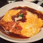 USUAL B - オムライス サラダ付きで800円