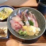 魚どん 然 - 本日の丼 1404円(税込)