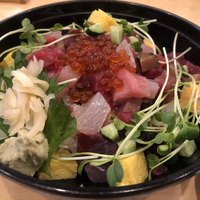 菊寿司 - ネタは新鮮で量もあります。