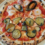 Pizzeria Famiglia - ハーフ&ハーフ。