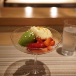 SUGALABO - ミントとパセリとコリアンダーのグリーンのソルベにサバイヨンといちご