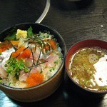 超具沢山！！あじしめ丼です♪