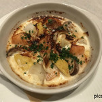 レストランボンテ - 自家製スモークサーモンと野菜のグラタン