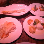 キッチャーノ - ホワイトアスパラガスのグリル・ウイキョウとタロッコオレンジのサラダ・カプレーゼ