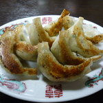 大貫 - 手包み餃子、モチモチ皮でニラとにんにくのアクセント美味し！