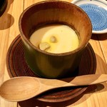 炭火ビストロ　華泉 - お通しの茶碗蒸し