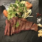 肉バル DENNER-ROIN - 近江牛サーロイン  岩塩をちょっとつけるとうまっ！思い出すとよだれが笑