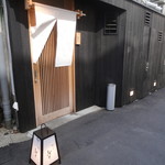 このビルの３Fになります。